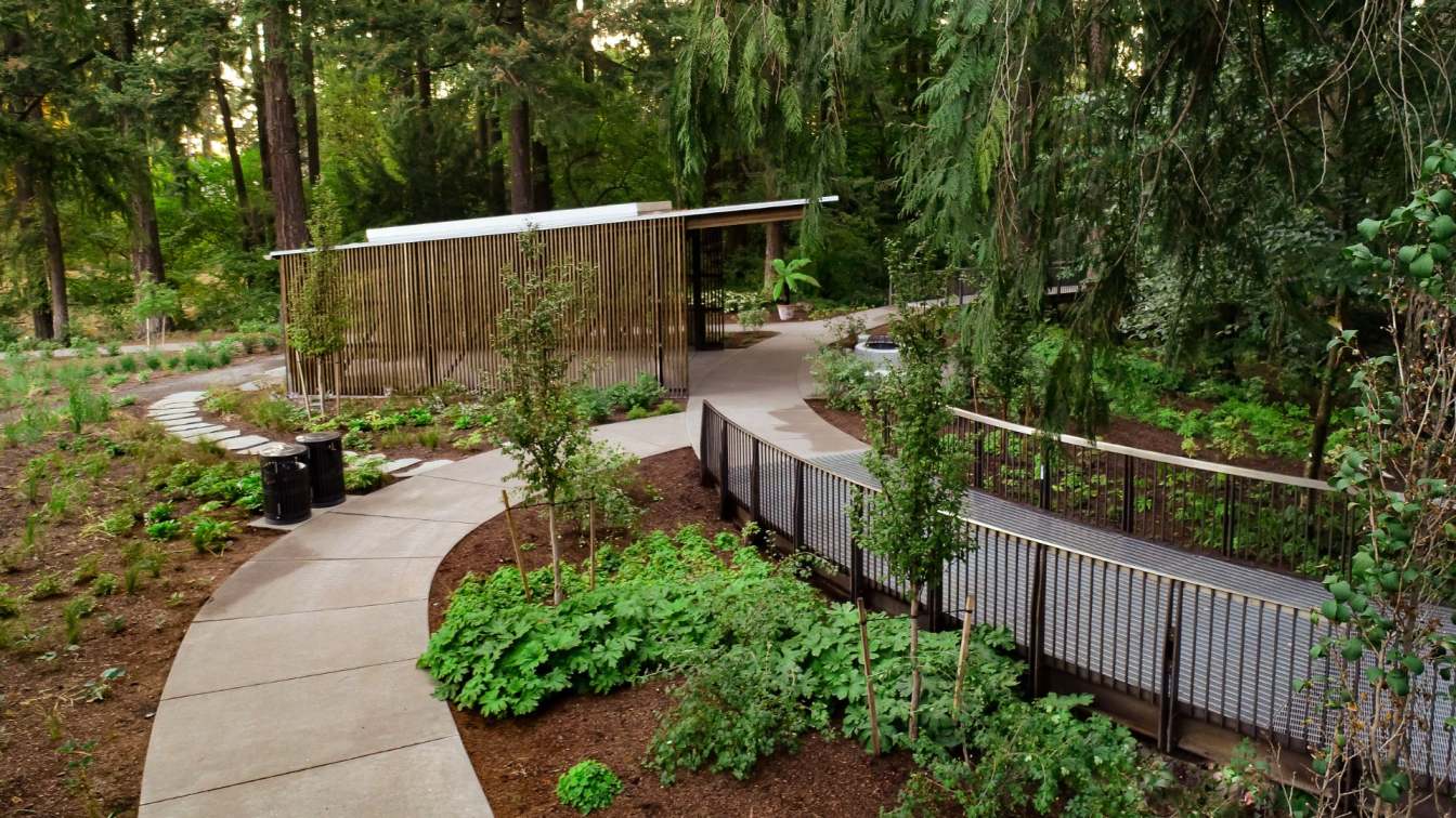 Leach Botanical Garden